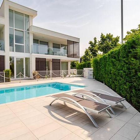 Apartment Luma With Pool Lido di Jesolo Exterior photo