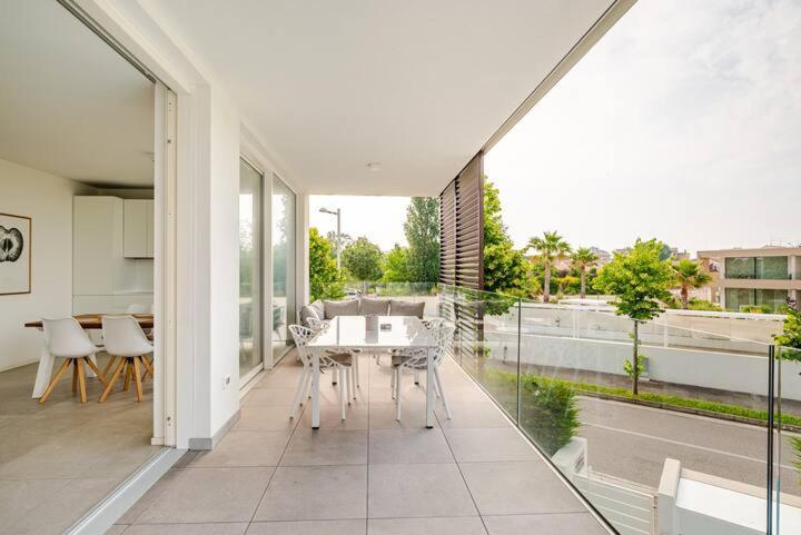 Apartment Luma With Pool Lido di Jesolo Exterior photo