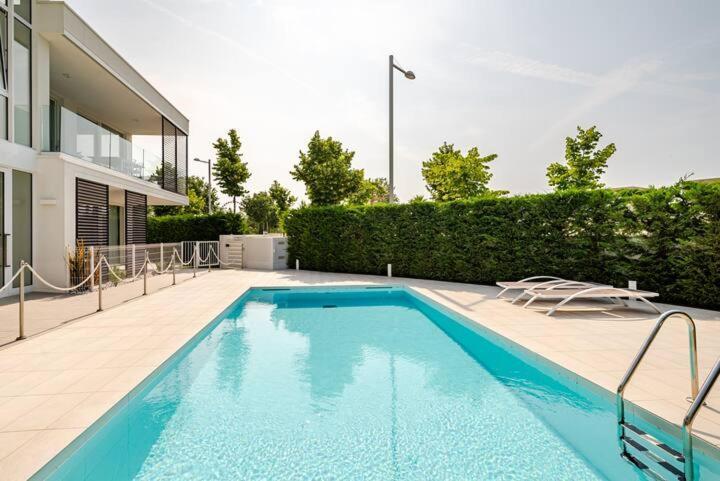 Apartment Luma With Pool Lido di Jesolo Exterior photo